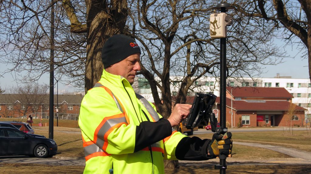 Niagara Region uses Eos Arrow Gold GNSS for Water Utilities