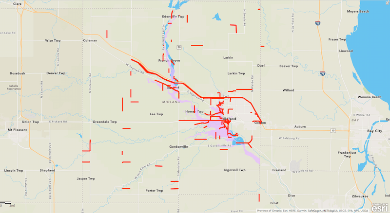 This ArcGIS Online map shows peak road closures during the Midland County flood in May 2020.
