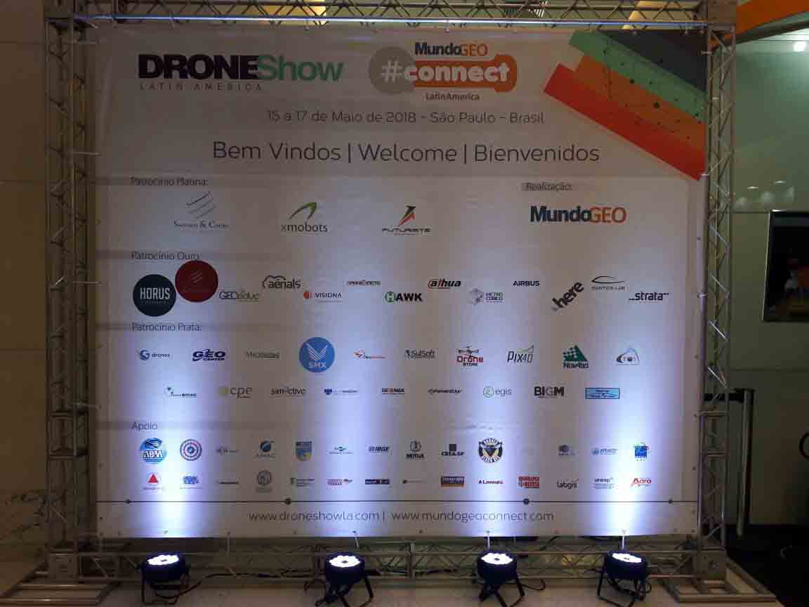 DroneShow MundoGEO Connect Sponsor wall