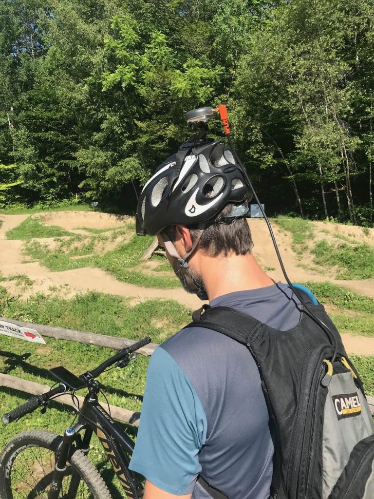 ArcGIS QuickCapture GNSS Receiver: Velo Quebec uses QuickCapture with an Arrow GNSS receiver to capture submeter locations up to 10 times every second (50hz).