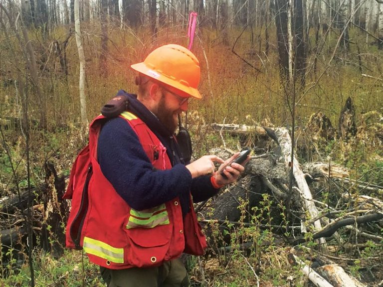 To do real-time data collection in the field, Tolko now uses ArcGIS Collector. Its offline mode is very helpful in areas without cell service coverage.
