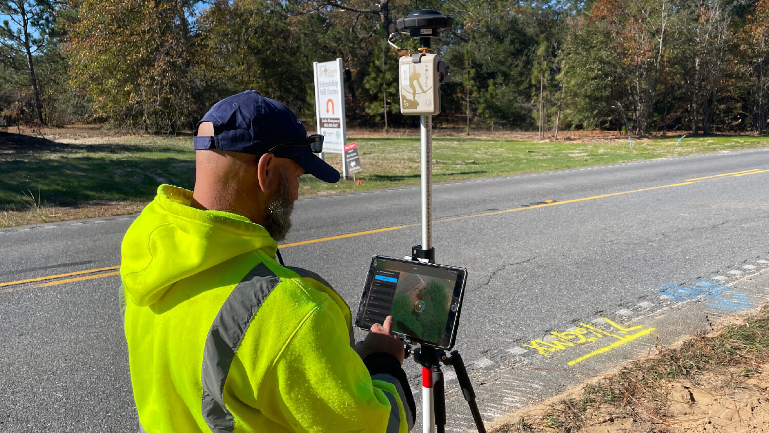 Water Quality Manager John Bowers maps a valve with sub-inch accuracy using an Arrow Gold+ receiver, iPad®, and ArcGIS Field Maps.