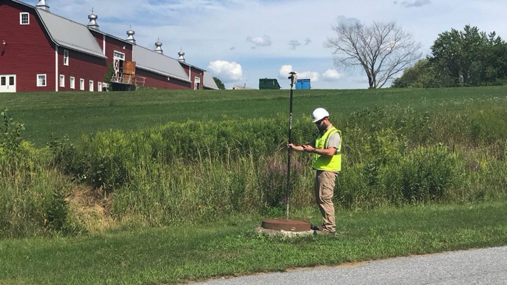 Vermont Gas 9 Taking a point side of road utility Arrow Gold ArcGIS Collector