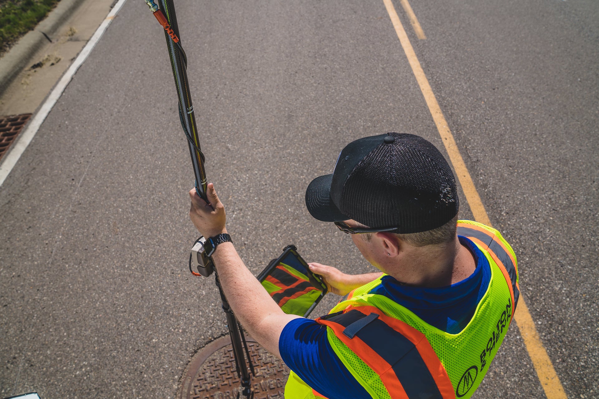 David Malm Uses the Eos Arrow Gold to Collect a Manhole Cover