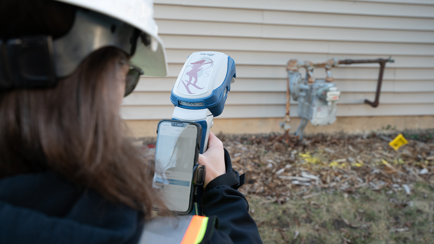 Eos Positioning Systems Skadi 300 Handheld GNSS Receiver Mapping Gas Meter in the Field