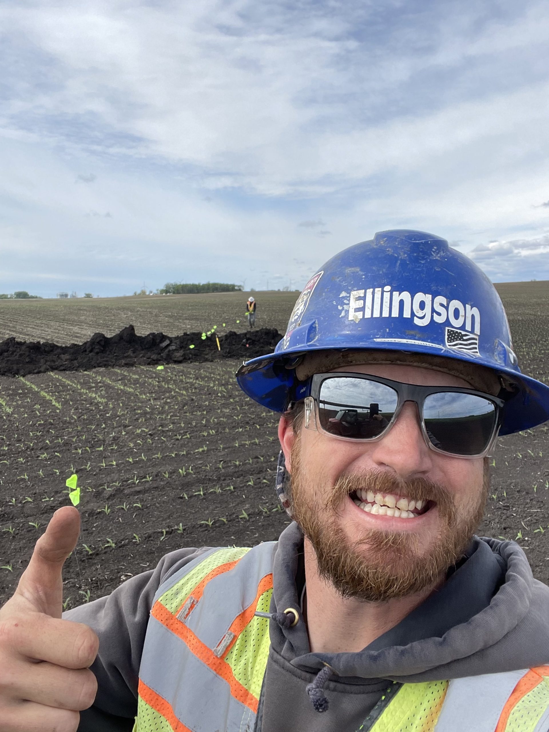 Construction Foreman Cody Phillips maps drainage tiles for Ellingson Companies with high-accuracy using the Eos Arrow 100 and ArcGIS Field Maps