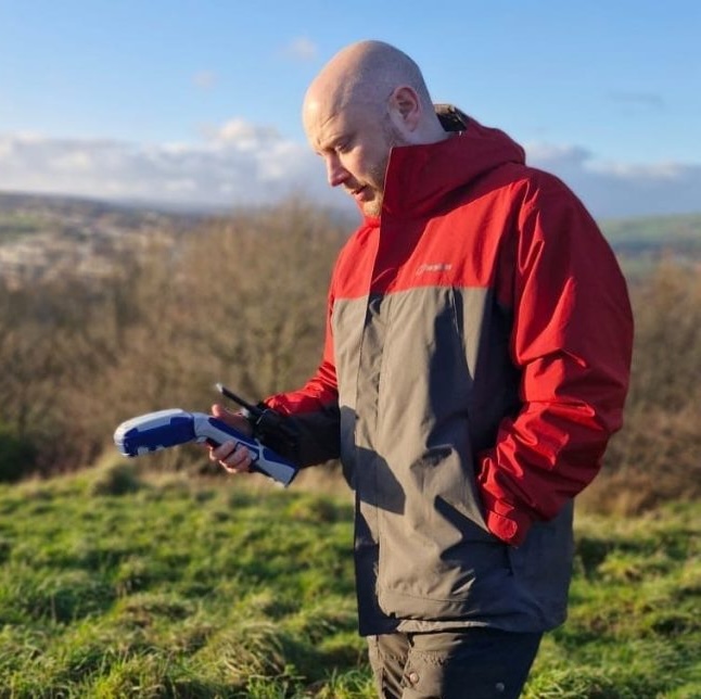 FAQ - Skadi handheld integrated antenna Skadi 100 GNSS receiver with the Skadi Standard Handle