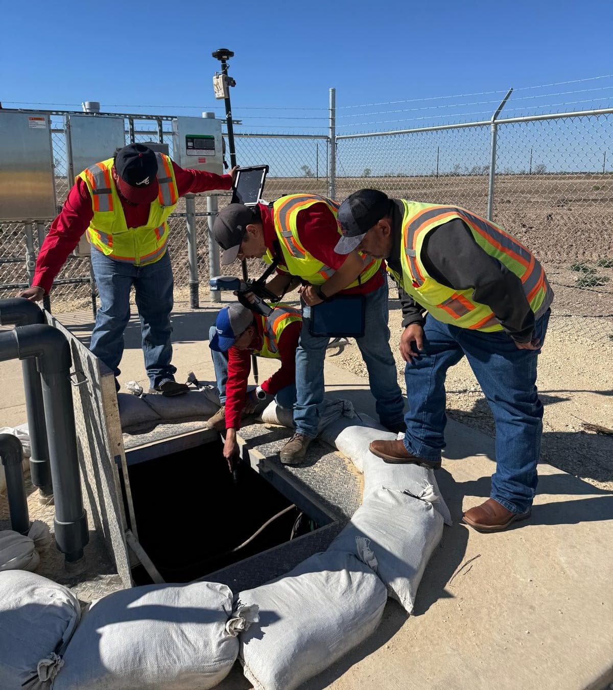 Eagle Pass Water Works System - Skadi pump station vault The EPWWS GIS team uses the Skadi Smart Handle — paired with a Skadi 300 GNSS receiver — to map inside a pump station vault.
