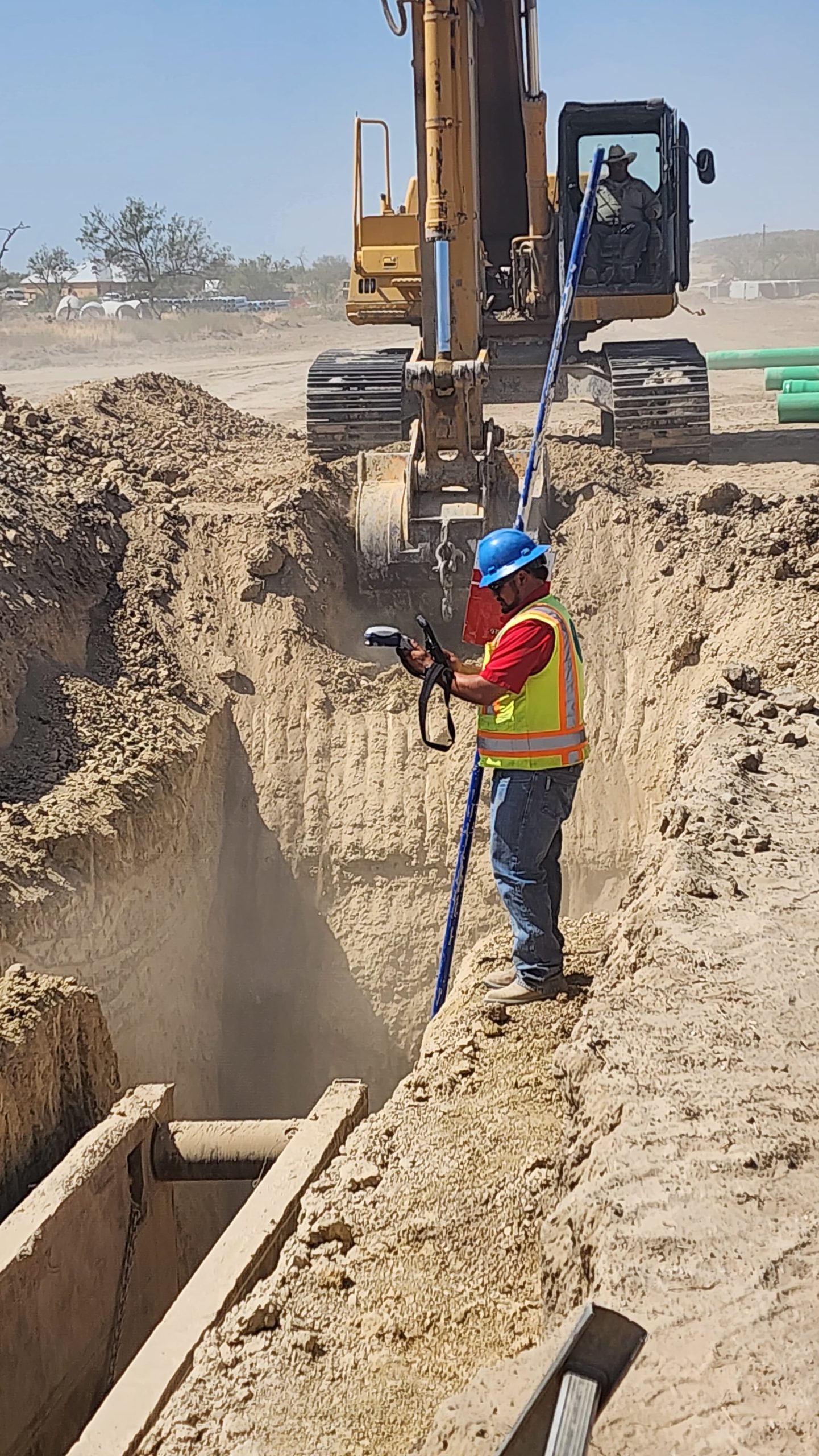 Eagle Pass Water Works System - Skadi trench2 With the Skadi Smart Handle, mapping exposed infrastructure in trenches like this one becomes not only safer, but more efficient.